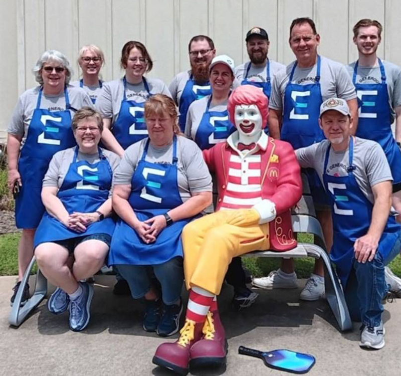 A photo of the Euronet employees who served meals at the Ronald McDonald House in Little Rock, Arkansas