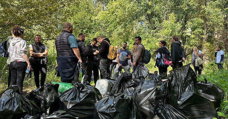 Euronet employees clean nature reserve in Belgrade