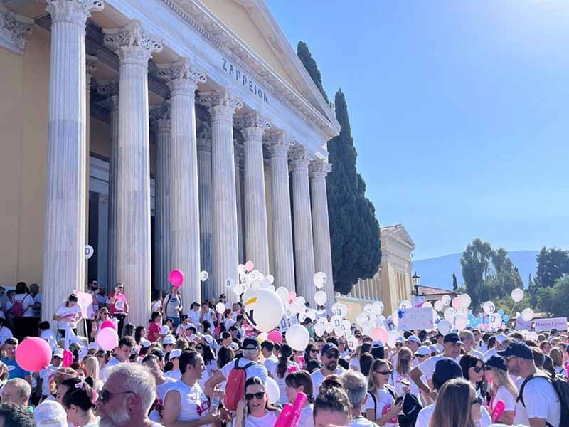 A photo of Euronet employees in Greece at the 2024 Race for the Cure.