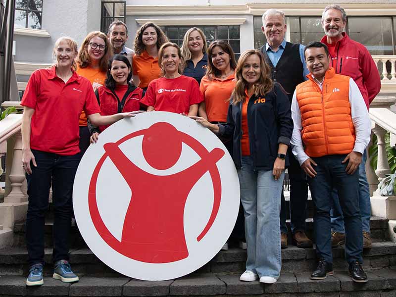 A photo of Ria employees visiting the Early Childhood Project in Mexico